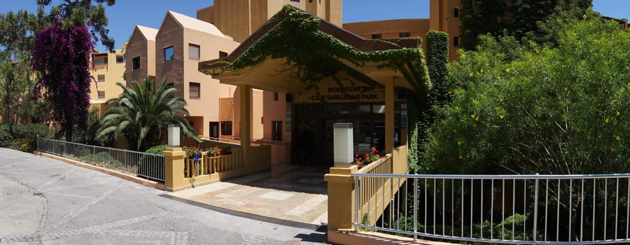 Eingangsbereich ROBINSON SARIGERME PARK