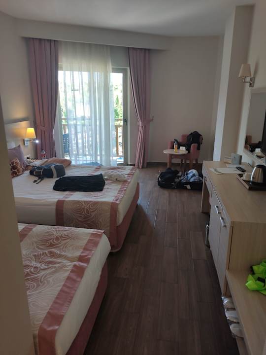 Zimmer Can Garden Resort