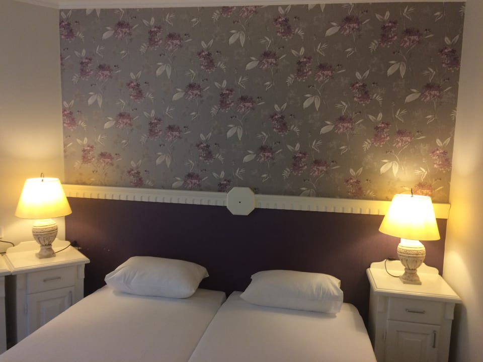 Zimmer Iz Flower Side Beach Hotel