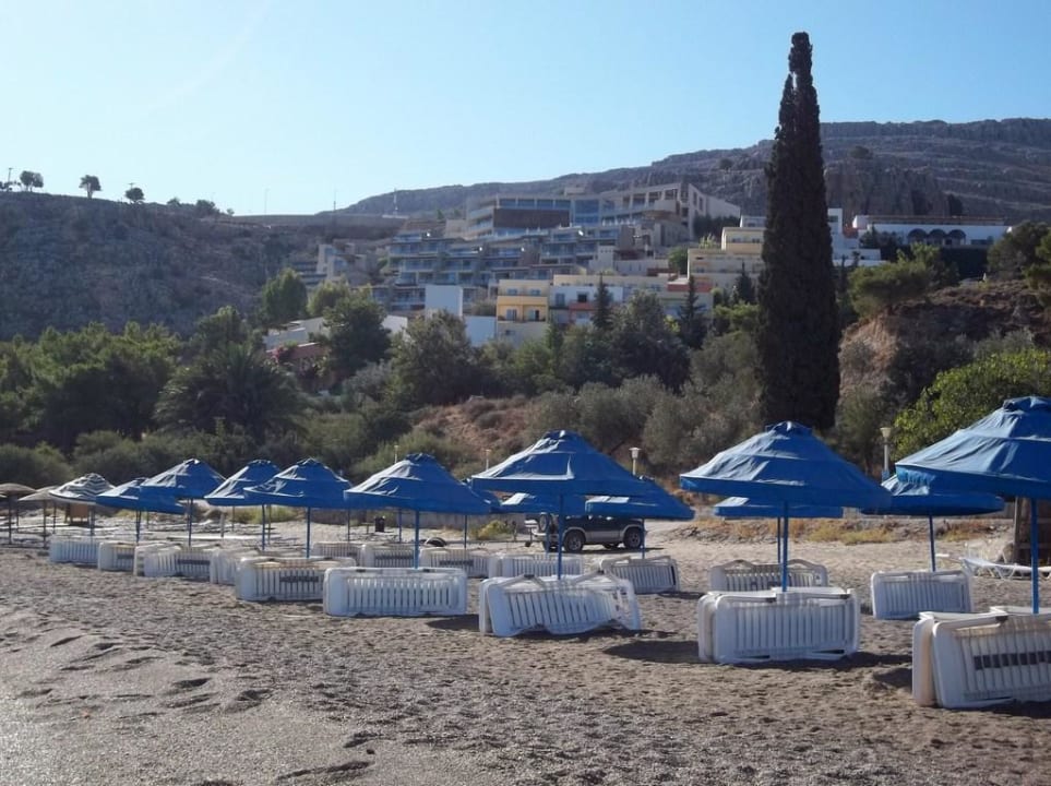 Weitläufiger Strand mit Hotelabschnitt Lindos Mare, Seaside Hotel