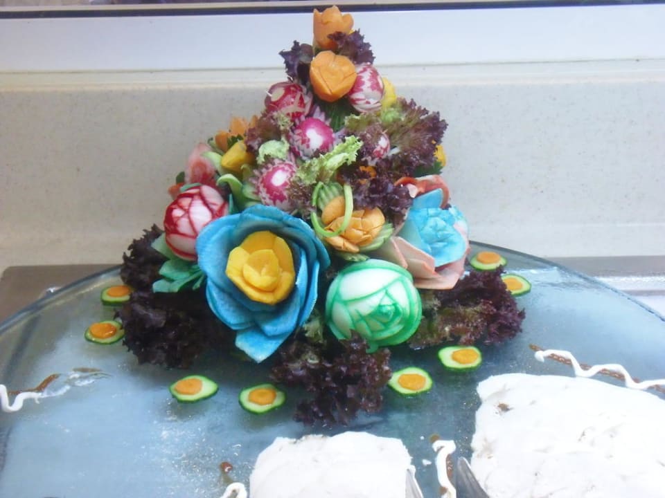 Liebevoll dekorierte Paltte mit Feta-Käse Hotel Corissia Princess