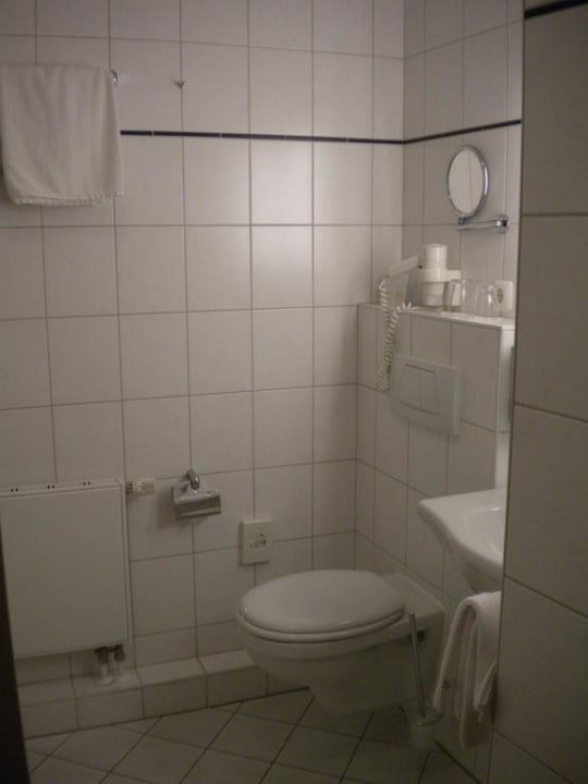 Badezimmer mit Dusche / Badewanne Landhaus Syburg