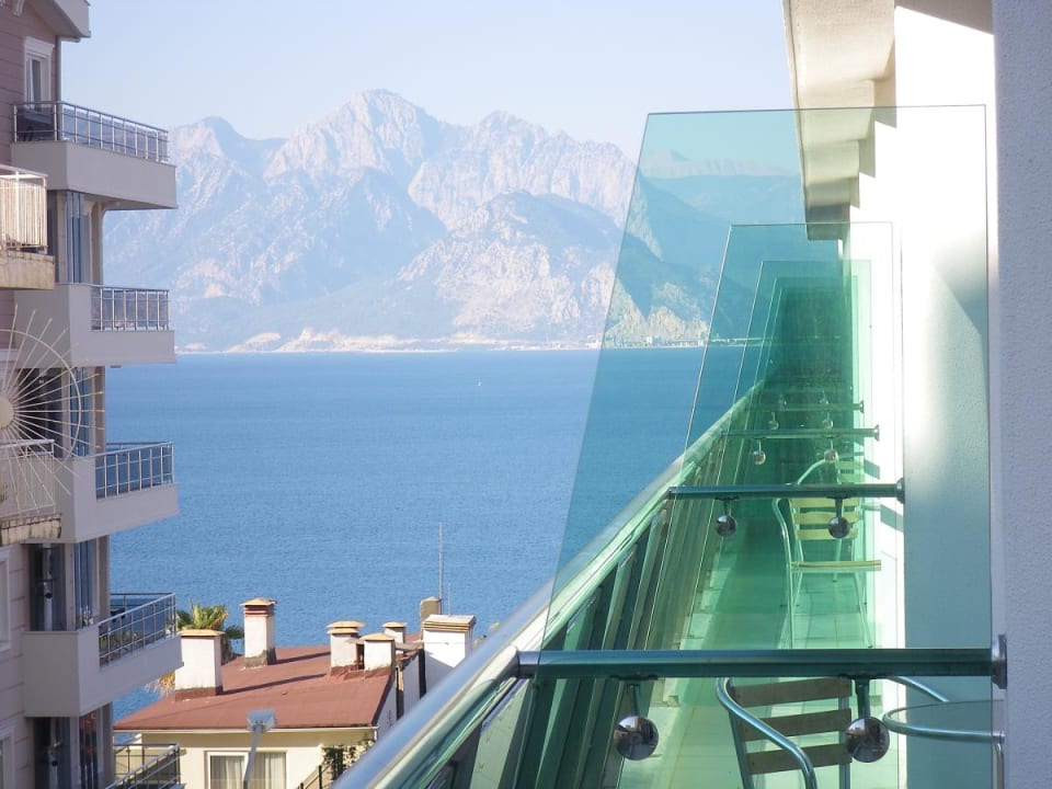 Blick vom Balkon Ramada Plaza by Wyndham Antalya