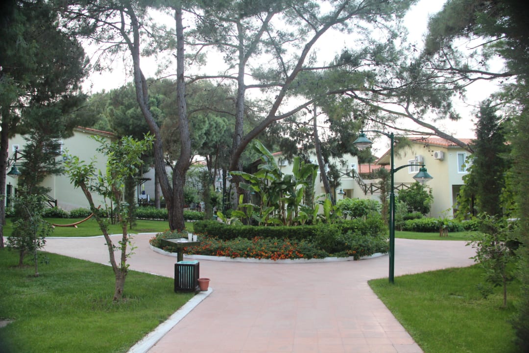 Garten Crystal Flora Beach Resort