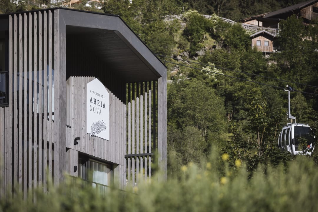 Außenansicht AhriaNova Apartments