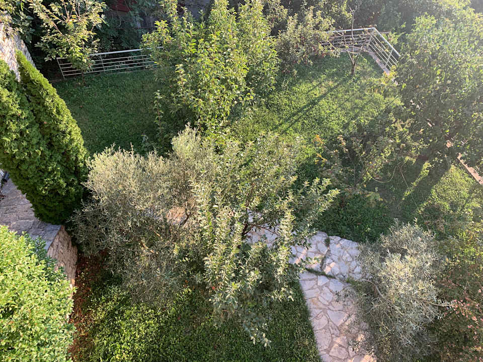 Gartenanlage Hotel Konitsa Mountain