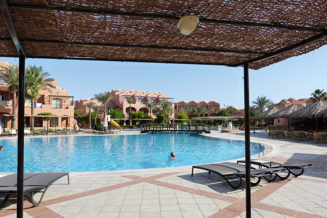 Poolanlage am Morgen Jaz Makadi Oasis Resort