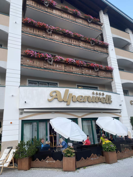 Außenansicht Hotel Alpenwelt