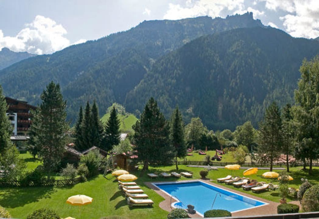 Pool & Garten Alpenhotel Fernau