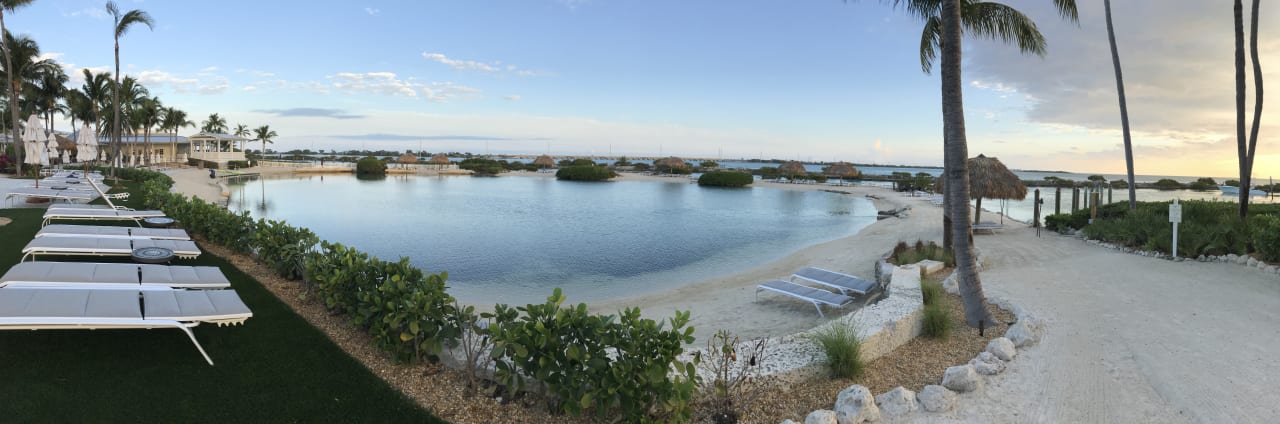 Strand Hawks Cay Resort