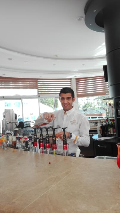 Freundlicher Barkeeper, super Annabella Diamond Hotel & Spa