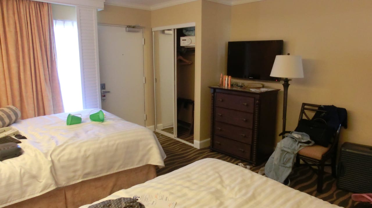 Schlafzimmer Hotel Tradewinds Island Grand Resort