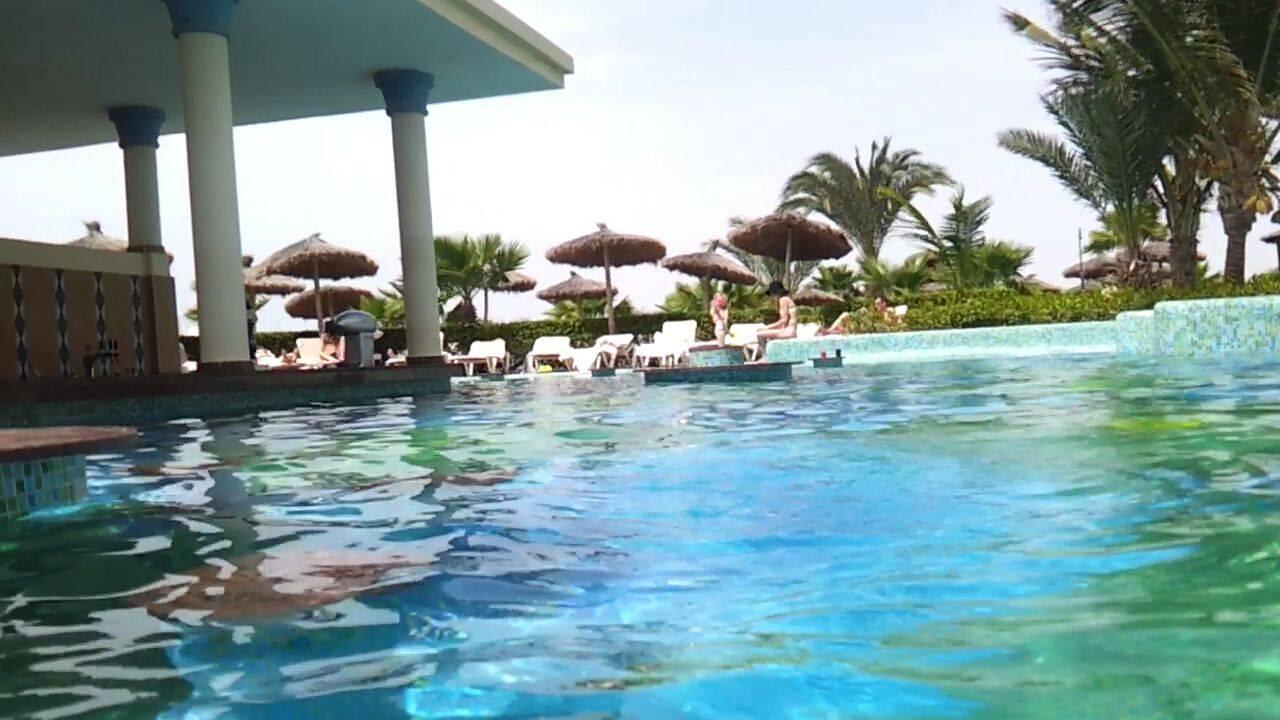 Pool Hotel Riu Karamboa
