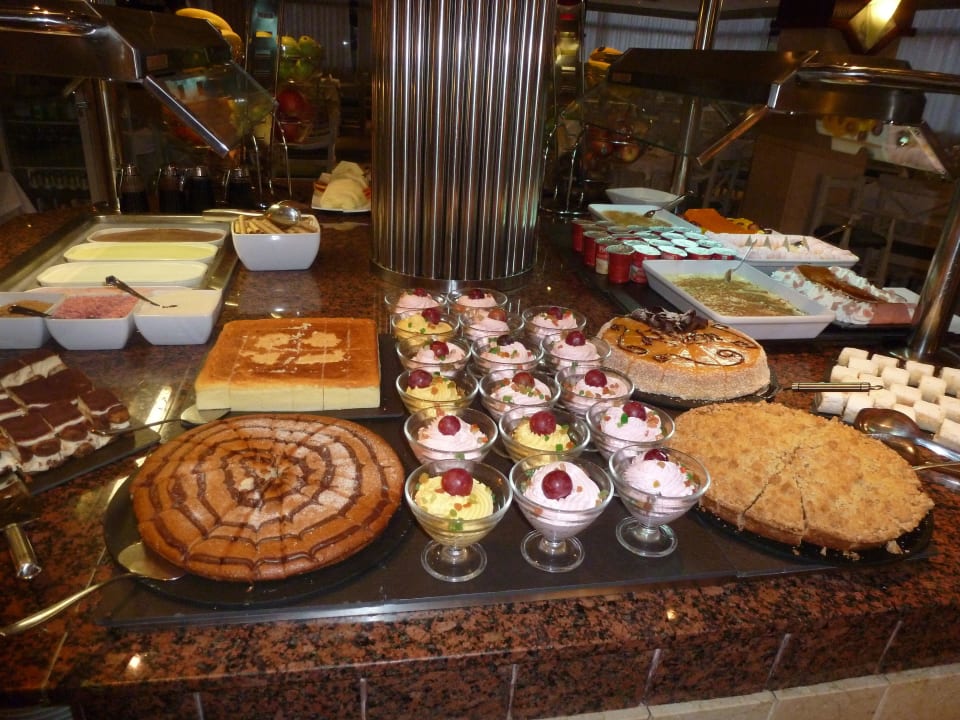 Kuchenbuffet im Playa Golf Hotel Playa Golf
