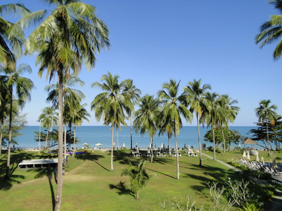 Ausblick von der HappyHour-Bar Kantary Beach Hotel - KHAO LAK