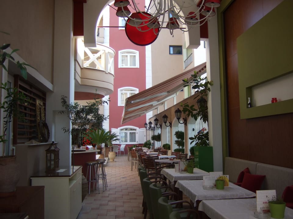 Restaurant Evilion Sea & Sun Hotel