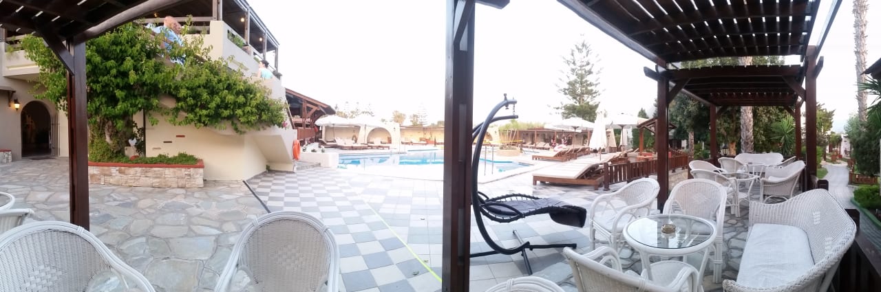 Pool Gaia Garden Hotel