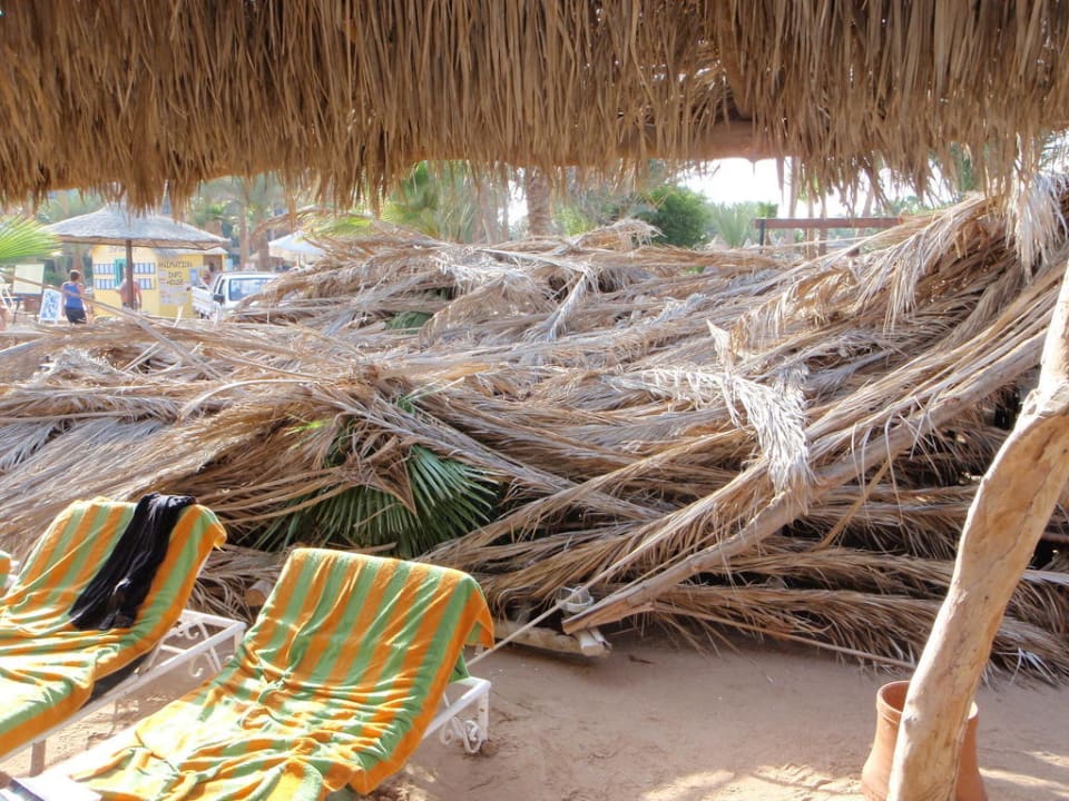 Einsturz des Daches durch Bauarbeiten Giftun Azur Resort