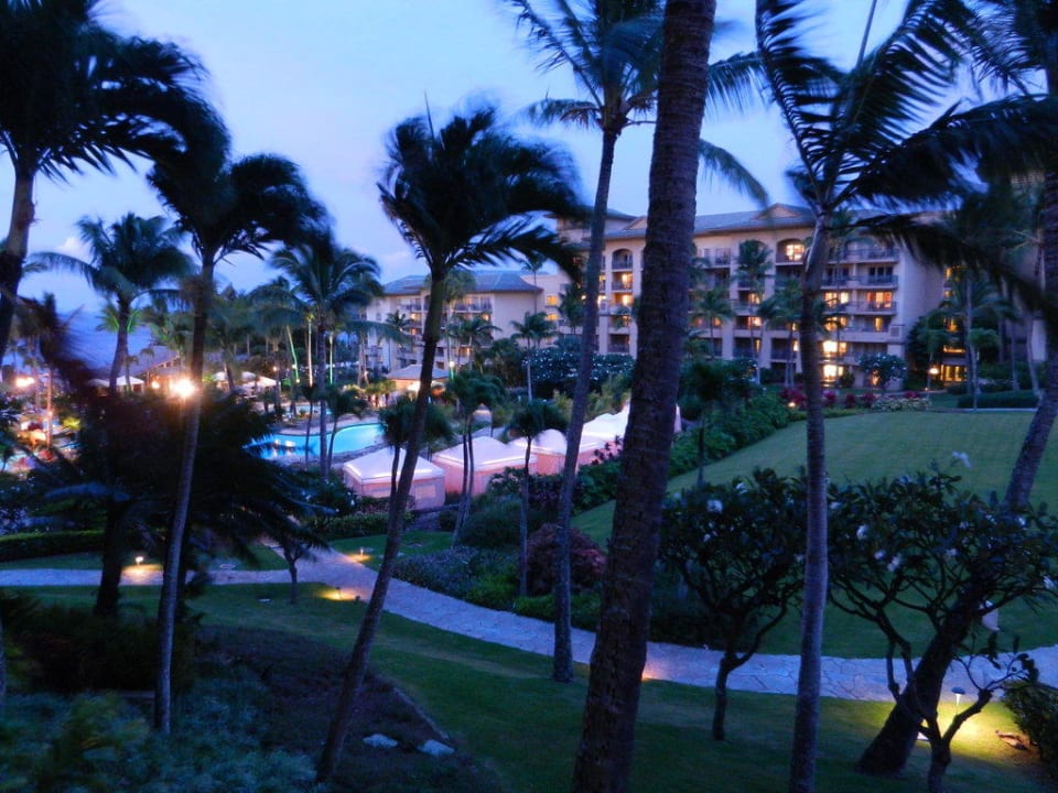 Morgens im Innenhof Hotel The Ritz-Carlton Kapalua
