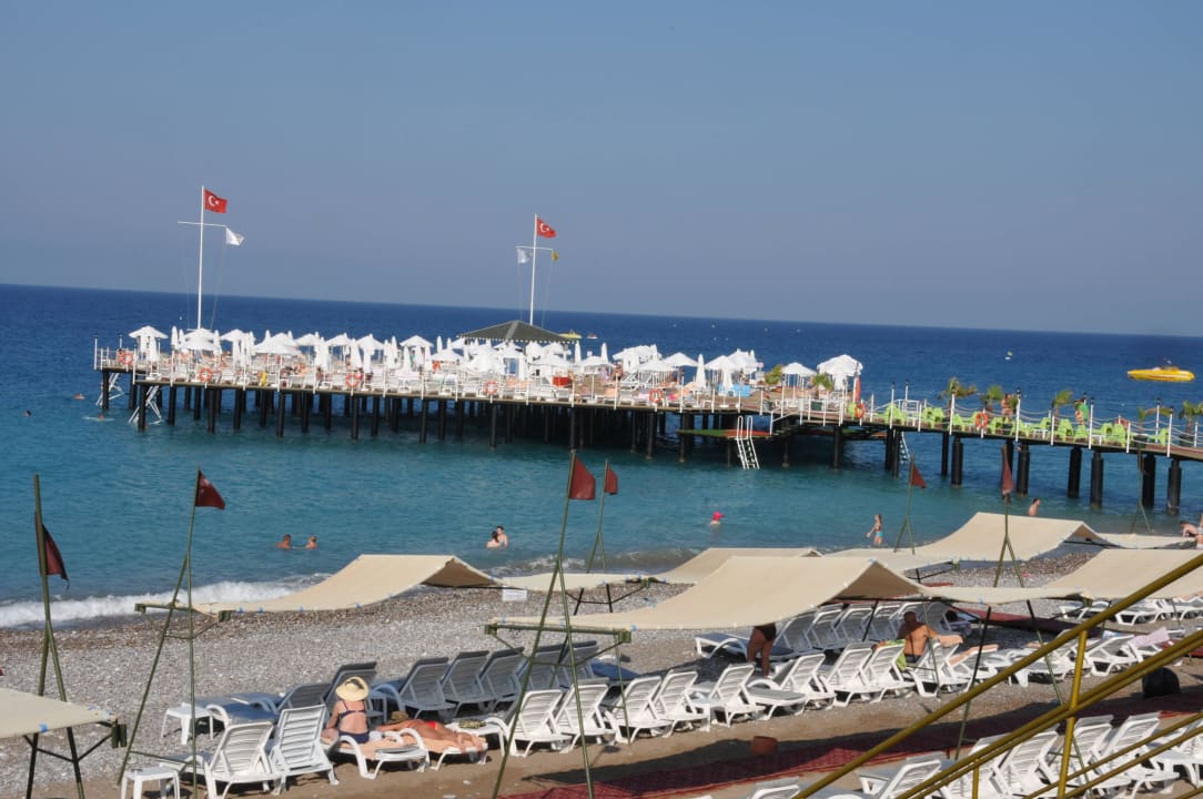 Blick auf den Steg Hotel Botanik Platinum
