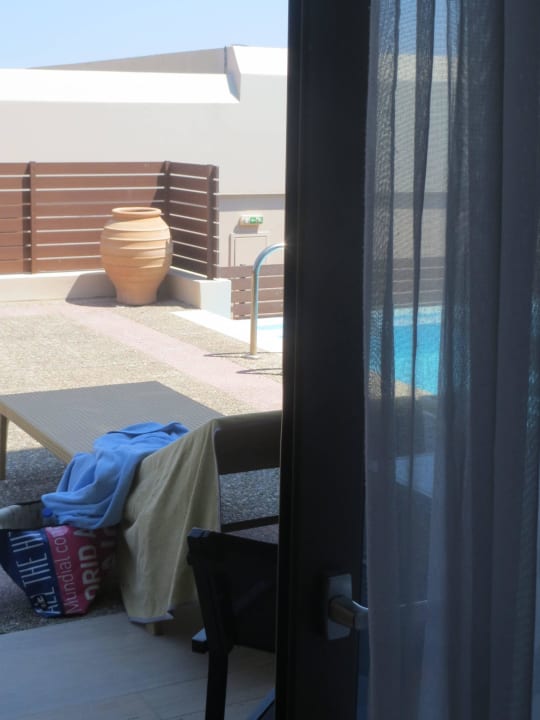 Blick auf Terrasse und Sharingpool Aquagrand Artistic Luxury Beach Resort - Adults only