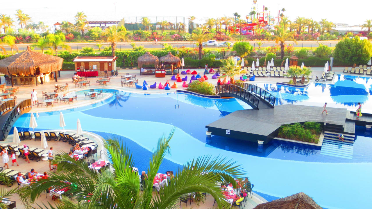 Obere Poolbar mit Shisha-Bar Long Beach Alanya