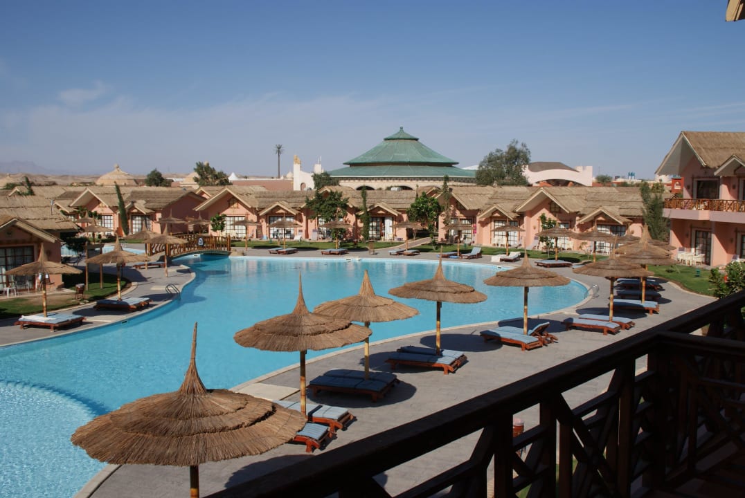 Pool vom Balkon aus Pickalbatros Jungle Aqua Park Resort - Neverland Hurghada