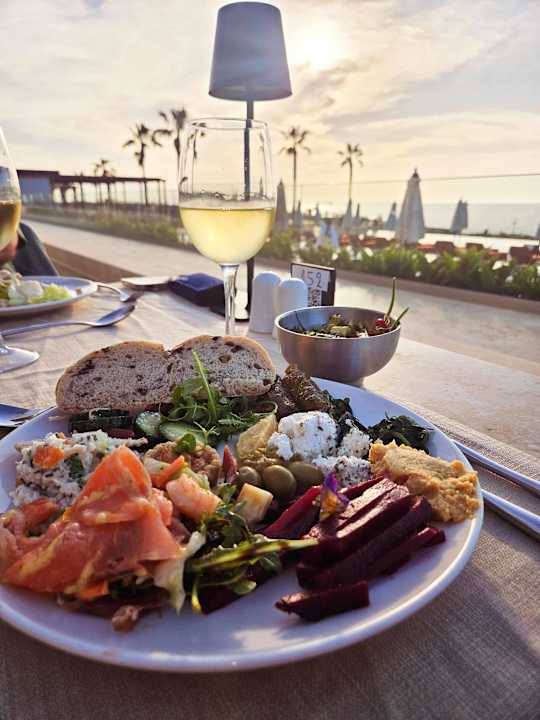 Pool The Royal Senses Resort, Curio Collection by Hilton