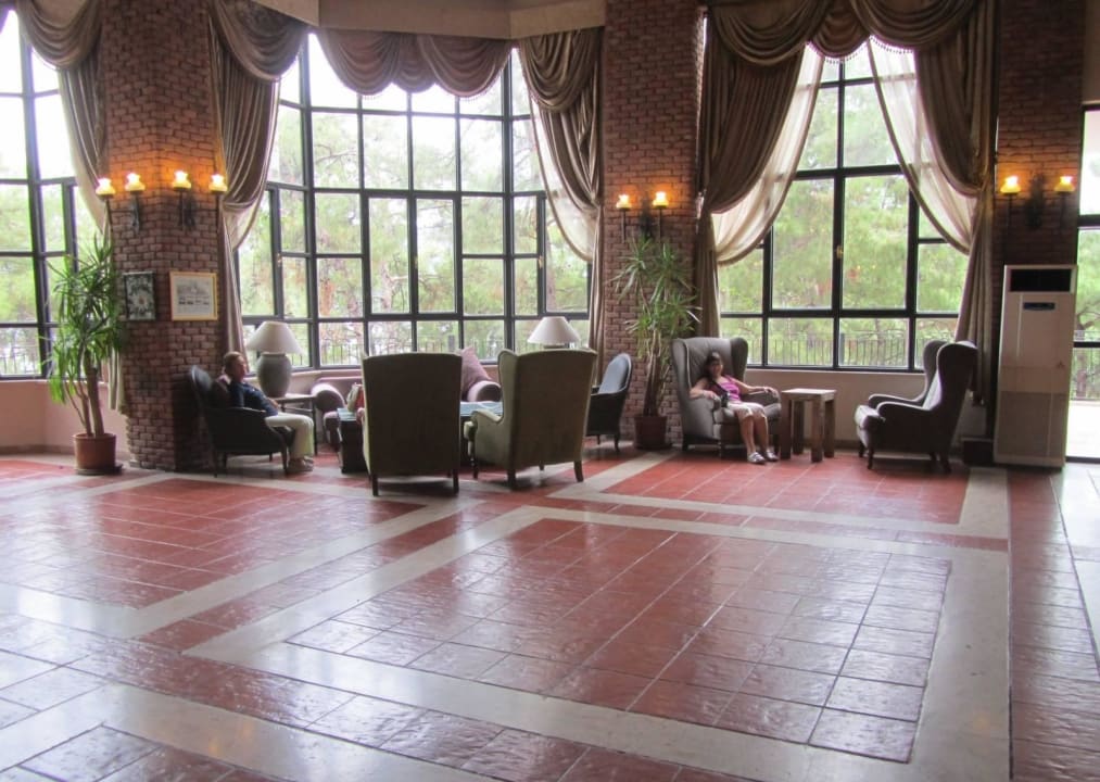 Großer Ruhebereich, hier sitzen meist die Leute mi Grand Yazici Club Marmaris Palace