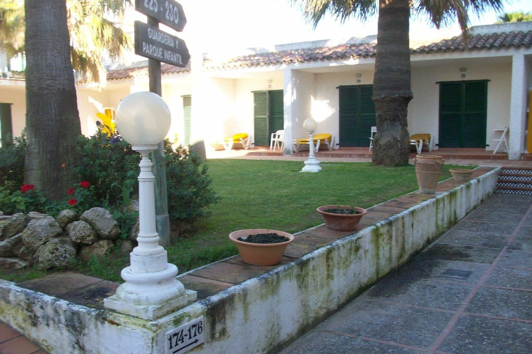 2. Innenhof Hotel Playa de la Luz