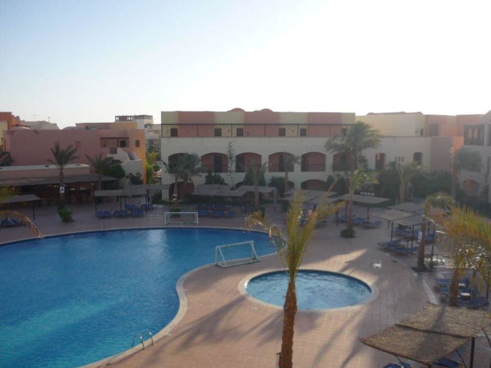 Gebäude am kleinen Pool Jaz Makadi Saraya Resort