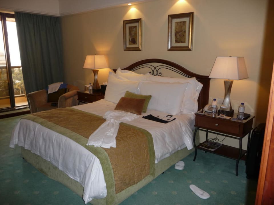 Bett Le Royal Méridien Beach Resort & Spa Dubai