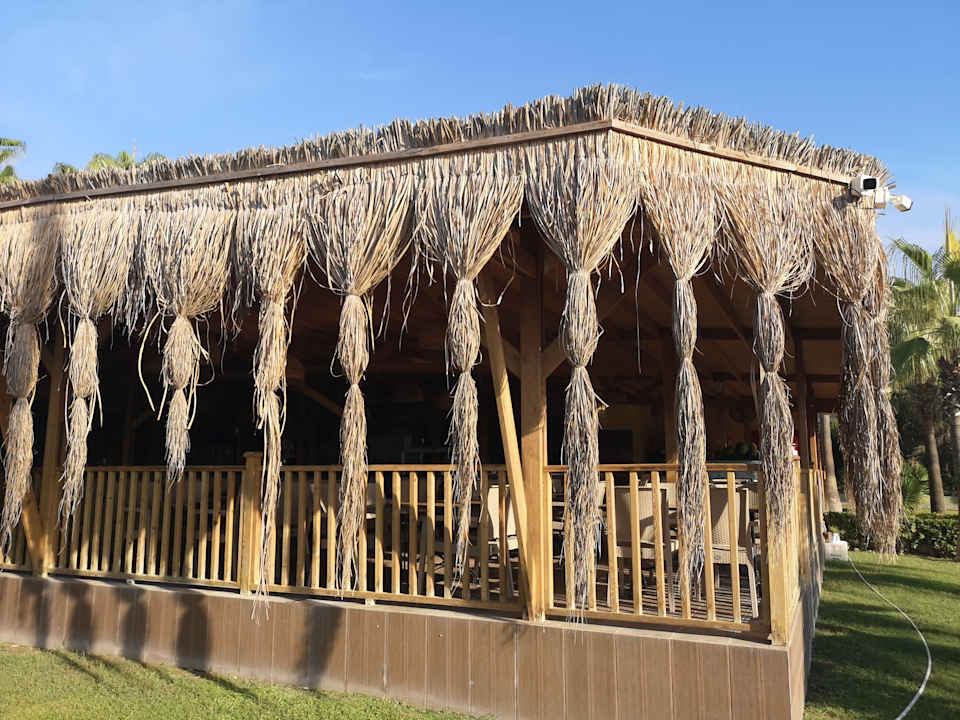 Strand Mary Hotel Side