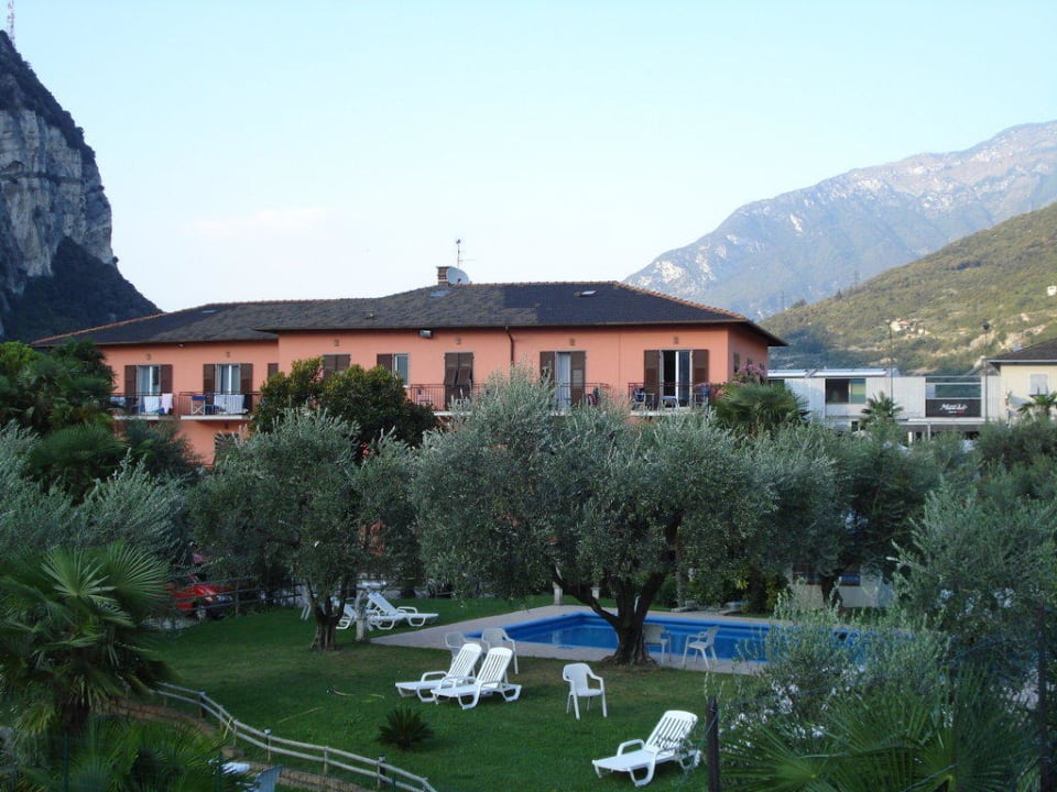 Rückseite mit Garten Hotel Casa Morandi