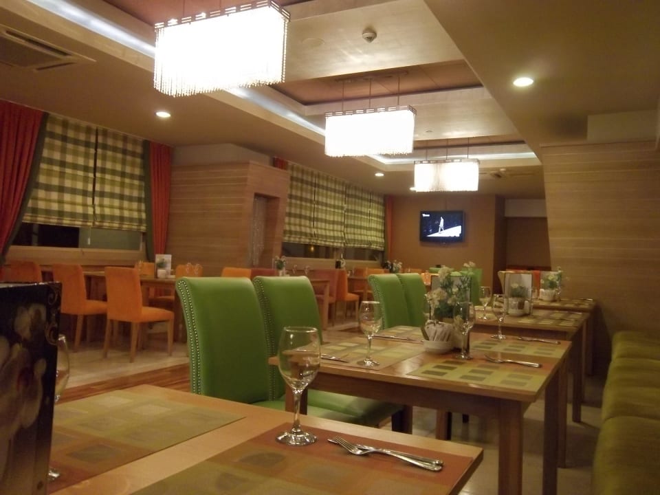 Die Hauseigene Patisserie Hotel Royal Dragon