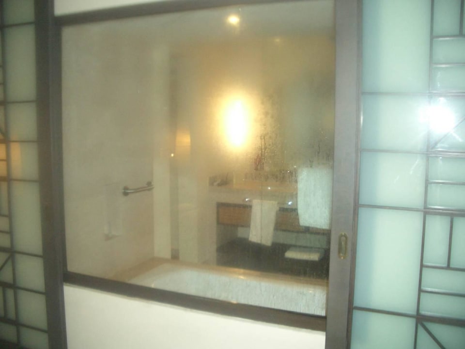 Bad mit 'Schiebetür vom Zimmer aus Salalah Rotana Resort