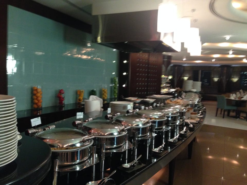 Büffet Rose Rayhaan by Rotana