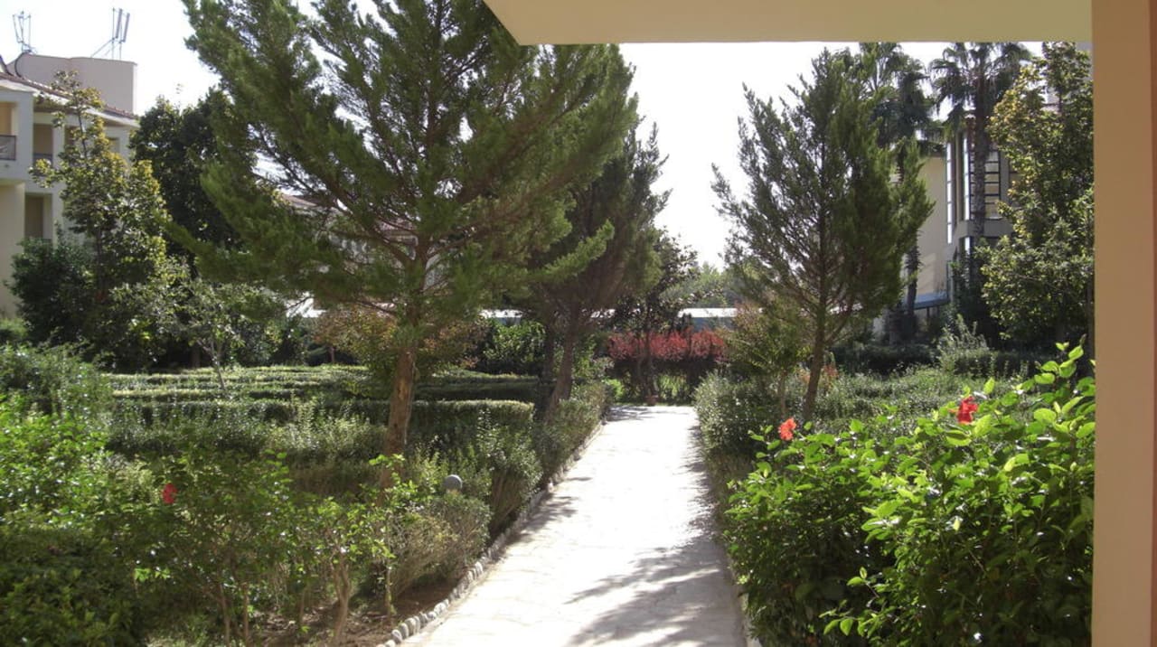 Zum Strand Le Jardin Resort