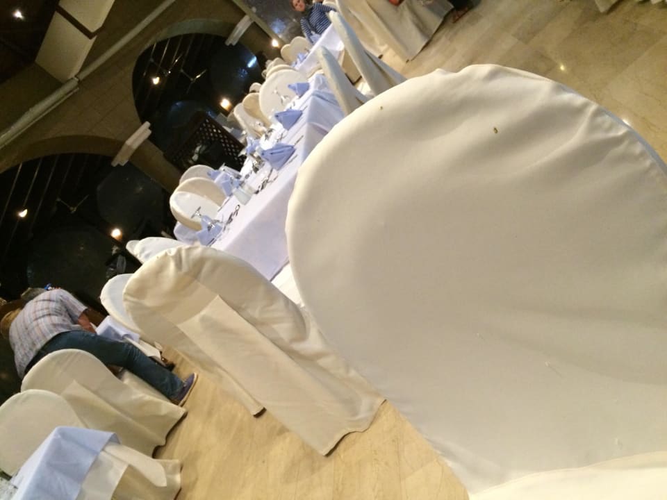 Abendessen in gediegener Atmosphäre Hotel Kalithea Horizon Royal