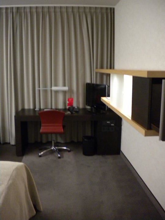 Schreibtisch vom Flur aus Hotel Novotel Karlsruhe City