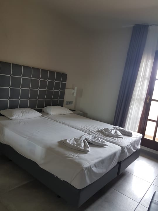 Zimmer Akrathos Beach Hotel