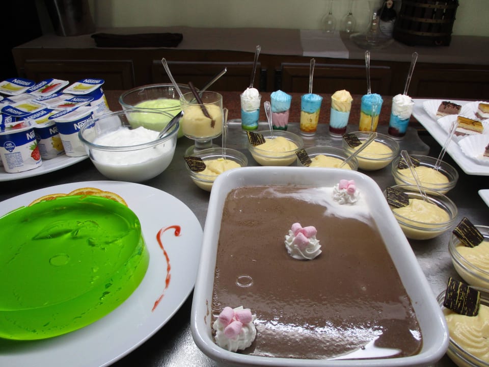 Süßspeisenangebot allsun Hotel Cristóbal Colón