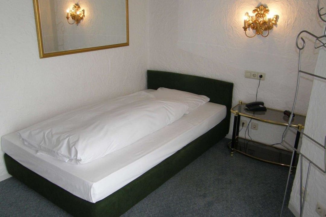 Schlafraum im EZ 422 CONTEL Hotel Koblenz