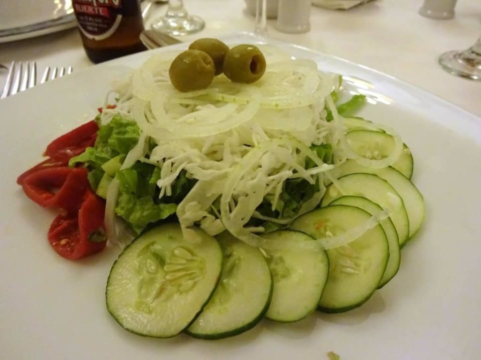 Improvisierter gemischter Salat (ohne Tomaten, die Iberostar Grand Trinidad