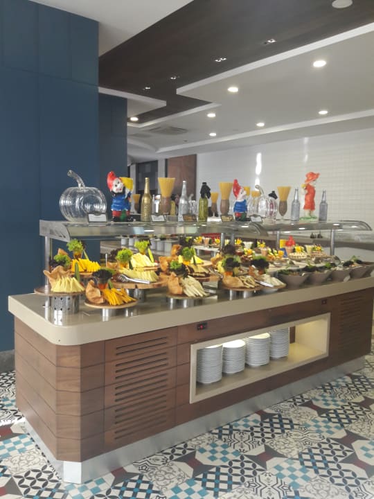 Gastro Saturn Palace Resort Hotel