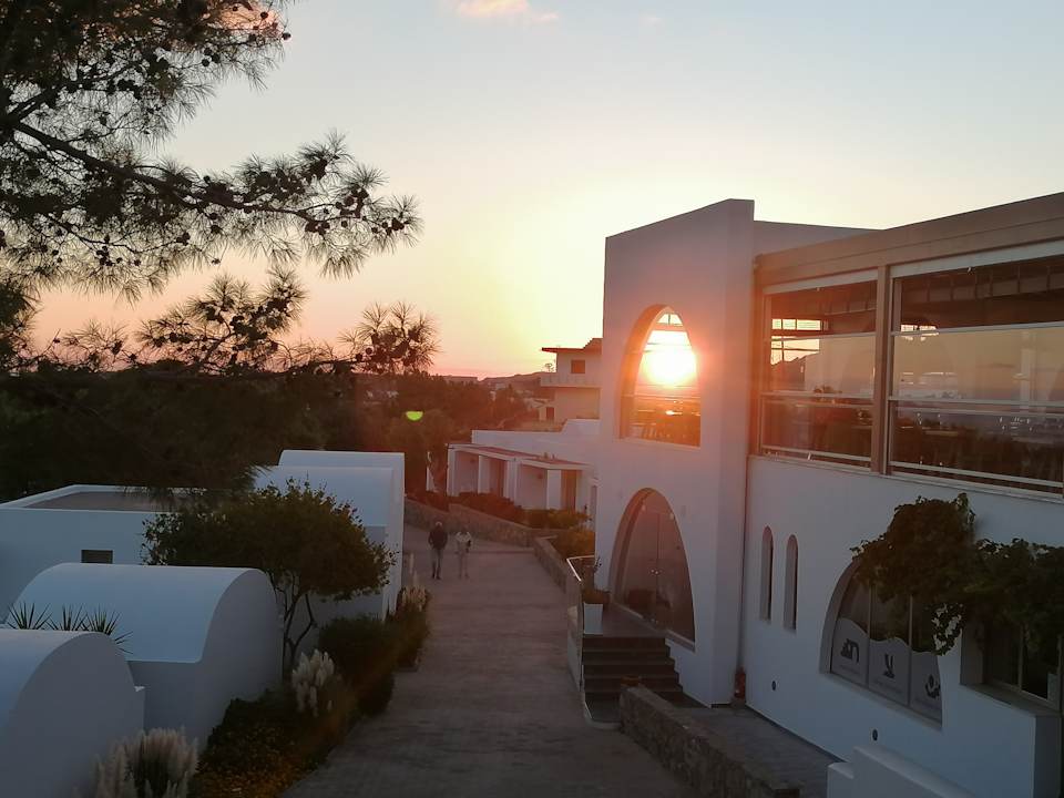 Außenansicht Hotel Kakkos Bay