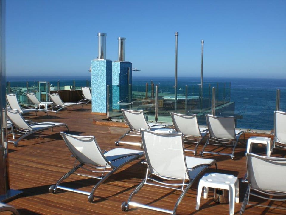 Neu gebaute Dachterrasse mit Whirlpool & Liegen Bull Dorado Beach & Spa