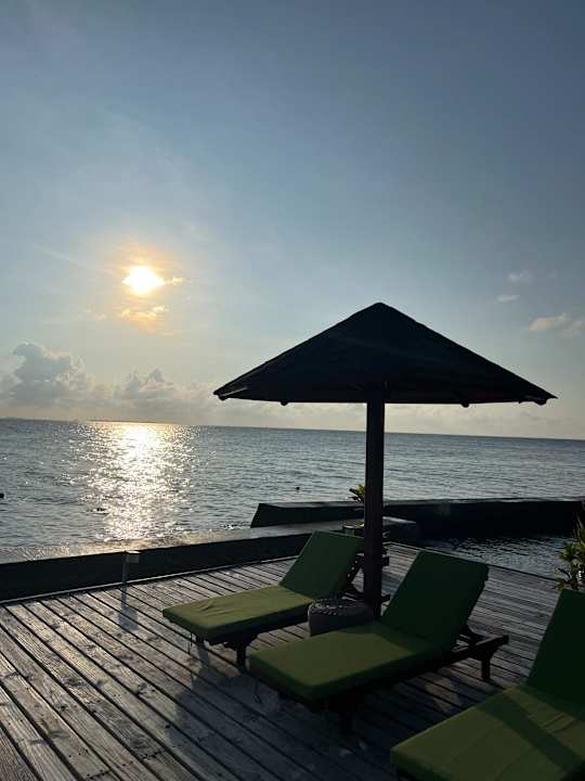 Pool Machchafushi Island Resort & Spa Maldives, The Centara Collection