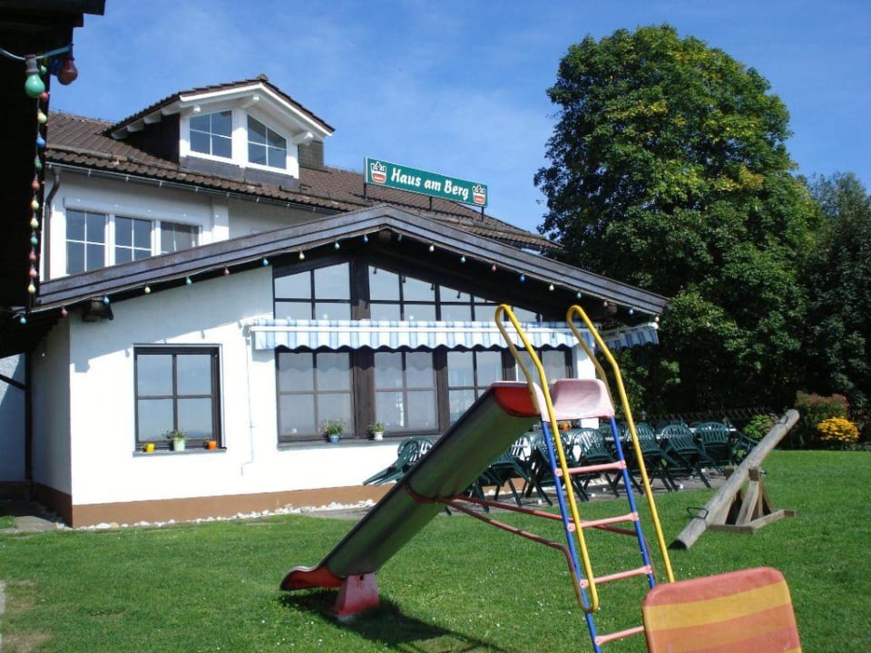 Aussenansicht Hotel Haus am Berg