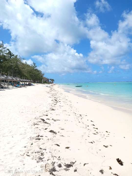 Strand Crystals Beach Resort Belle Mare, a member of Radisson Individuals